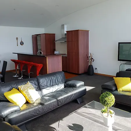 Sea View Princes Wharf Apartments